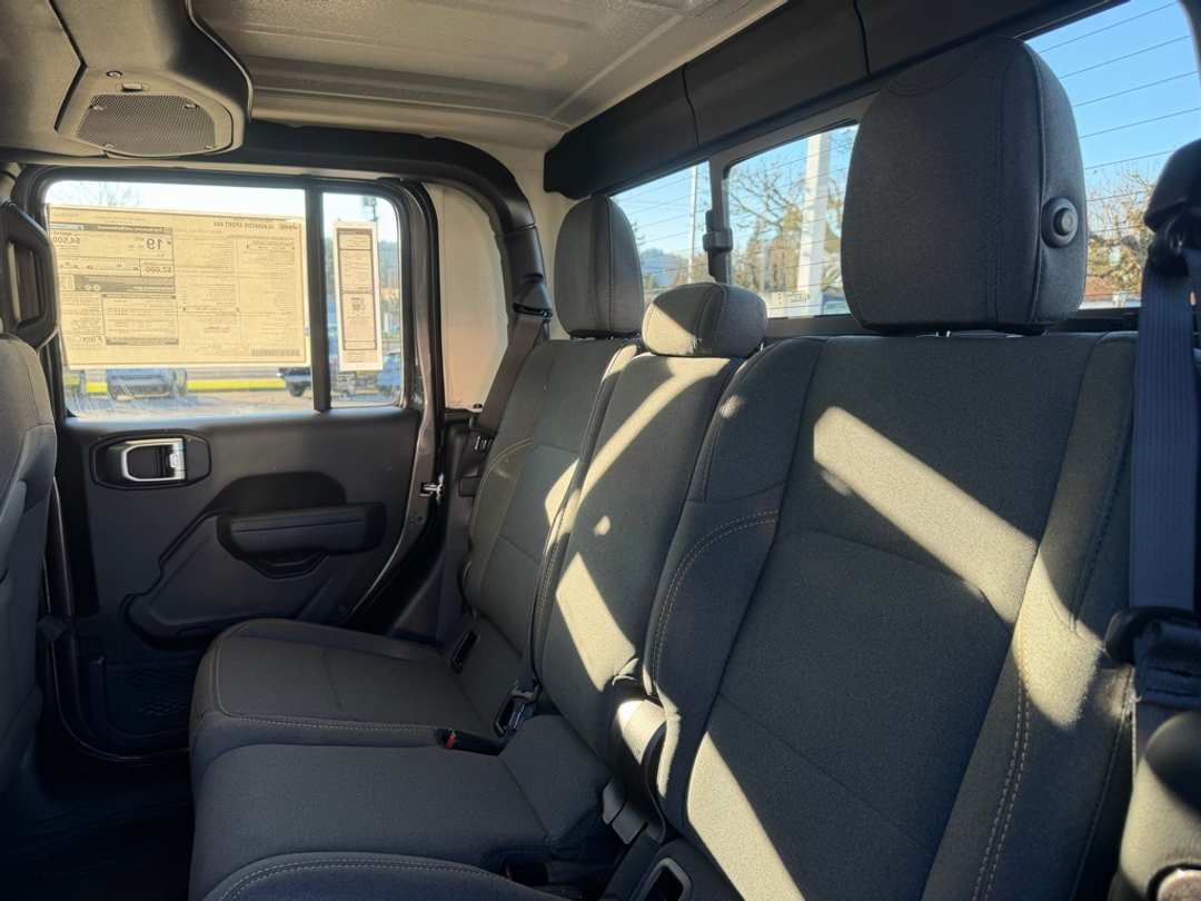 2026 Jeep Gladiator Sport - Image 30