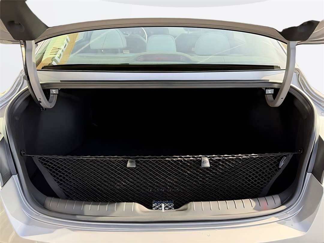 2026 Hyundai Elantra Limited - Image 10