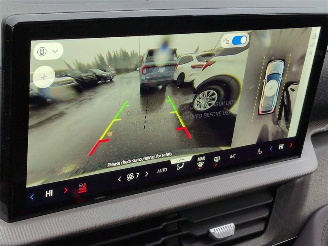 2026 Ford Explorer Platinum - Image 19