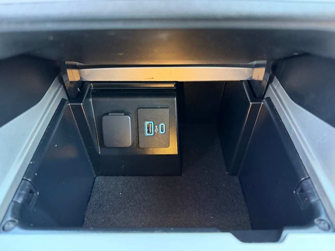 2022 Ford Explorer Limited - Image 25