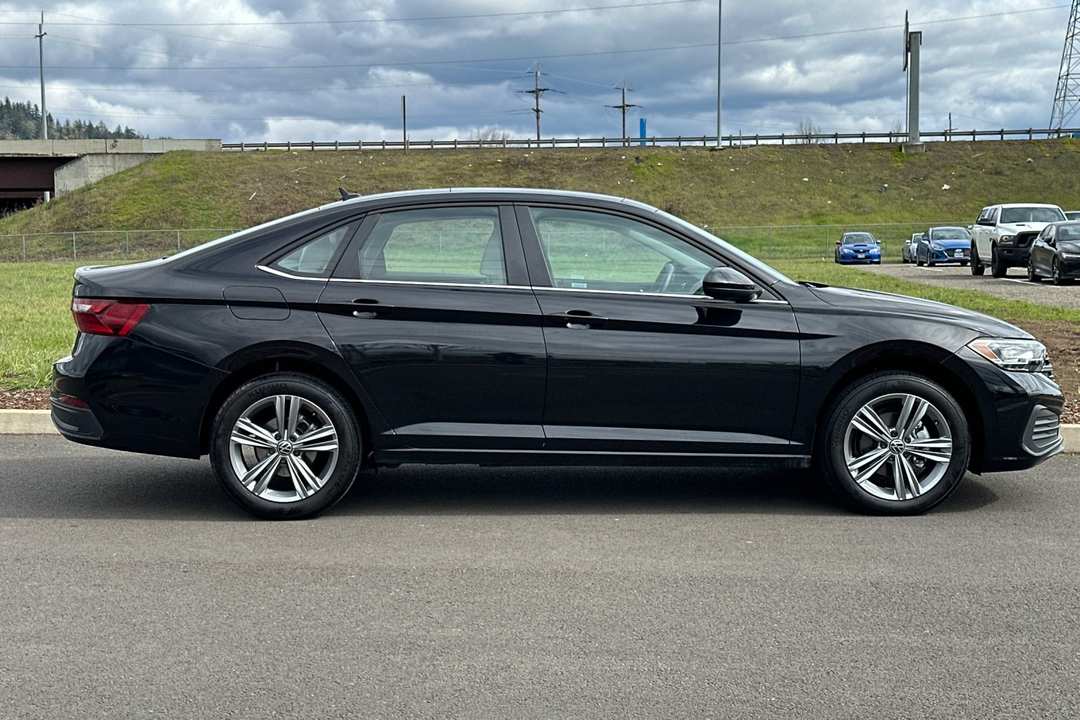 2023 Volkswagen Jetta 1.5T SE - Image 2