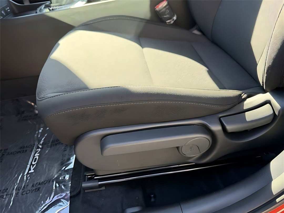 2026 Hyundai Kona SE - Image 13