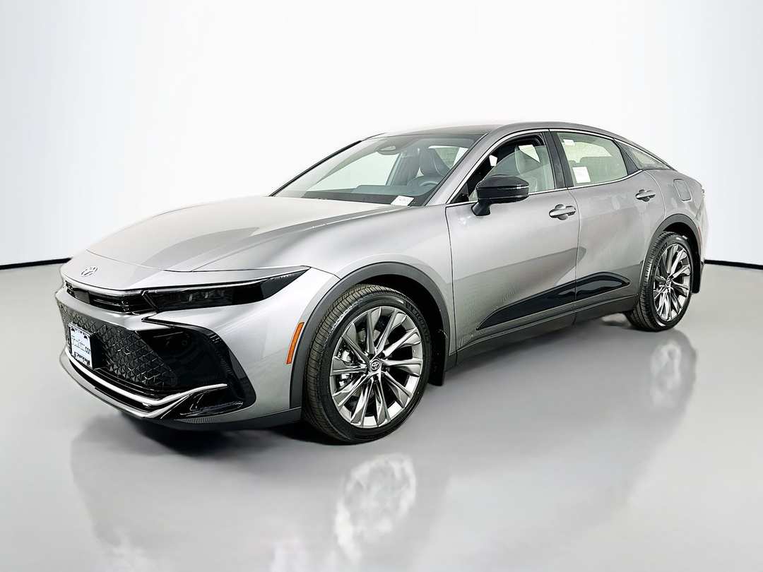 2026 Toyota Crown Limited - Image 3