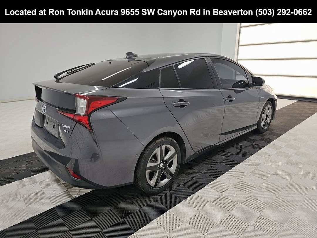 2021 Toyota Prius XLE - Image 5