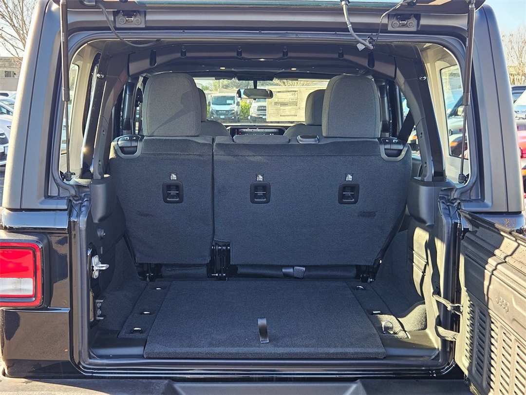 2026 Jeep Wrangler Sport - Image 30