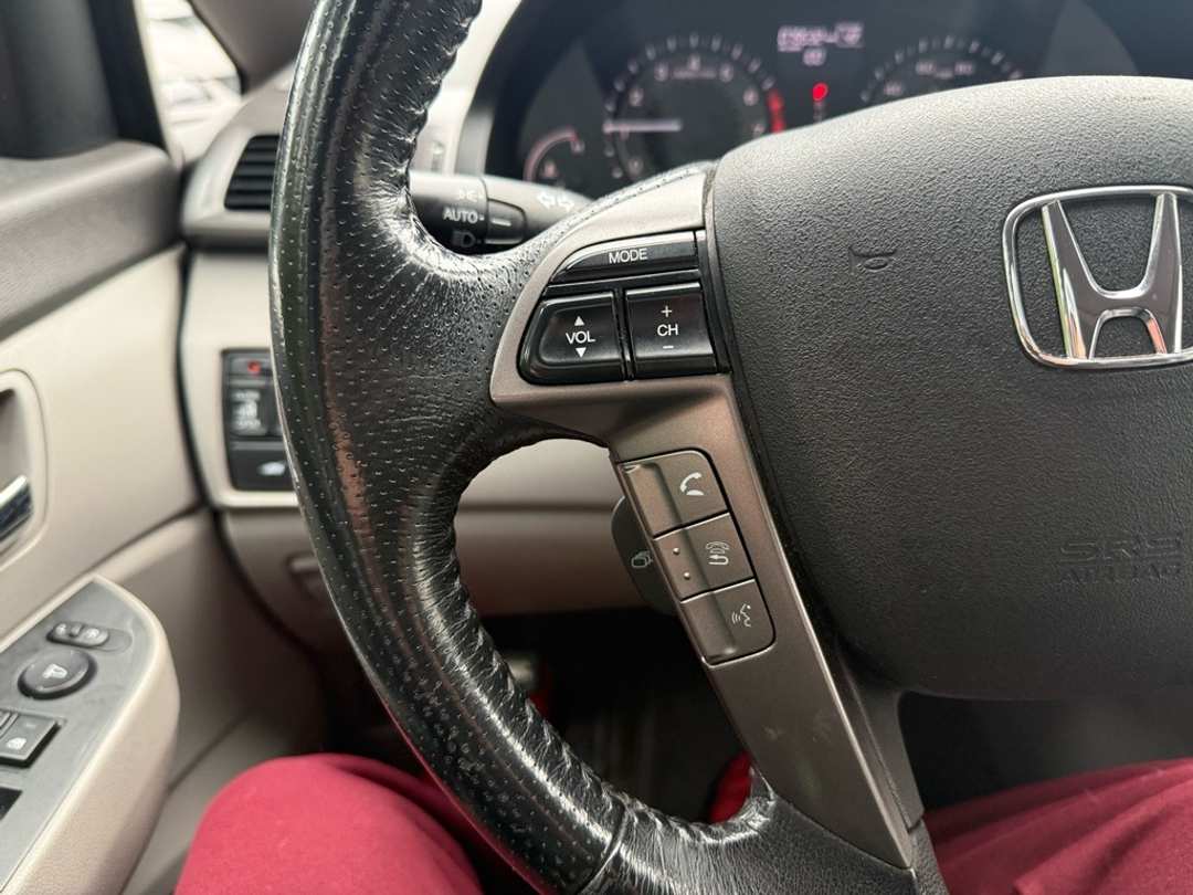 2015 Honda Odyssey EXL - Image 29