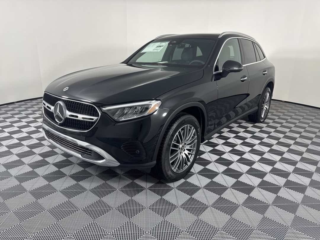 2026 Mercedes-Benz GLC GLC 300 - Image 3