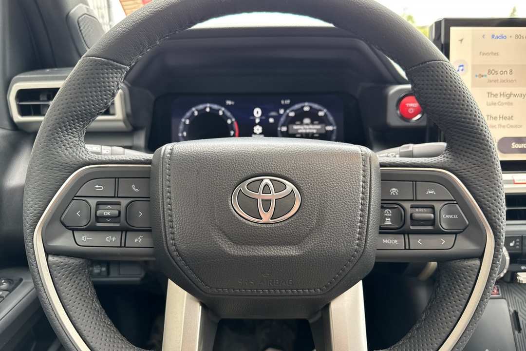 2025 Toyota Tacoma TRD Off Road - Image 23