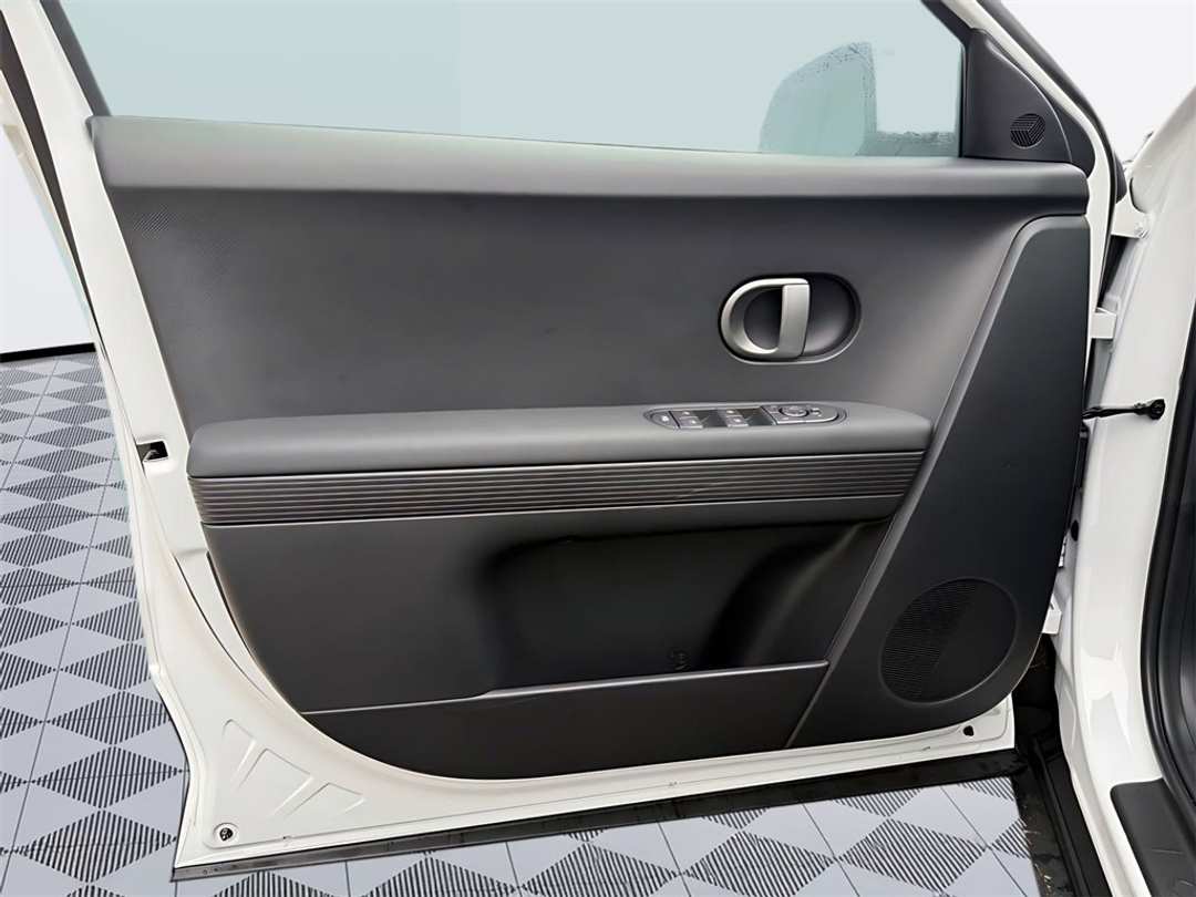 2026 Hyundai Ioniq 5 SEL - Image 11