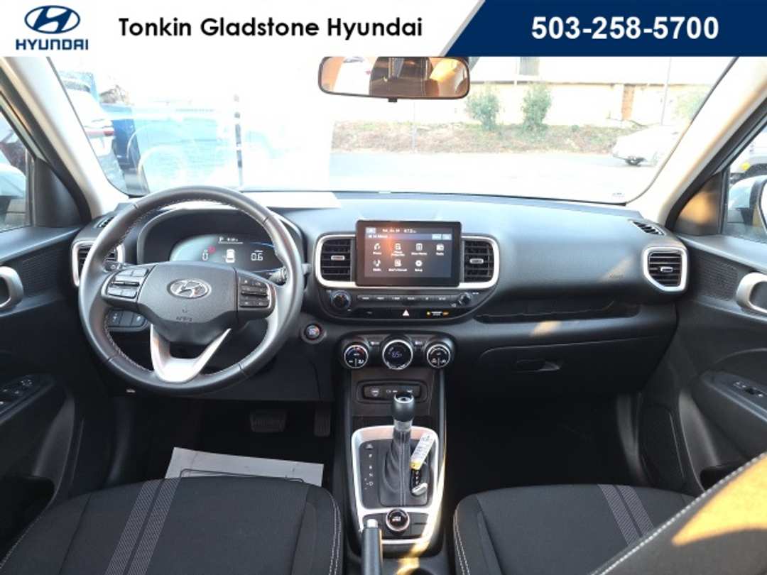 2025 Hyundai Venue SEL - Image 28