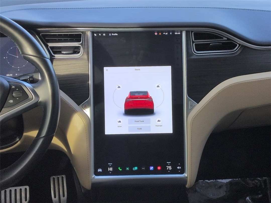 2016 Tesla Model X 90D - Image 18