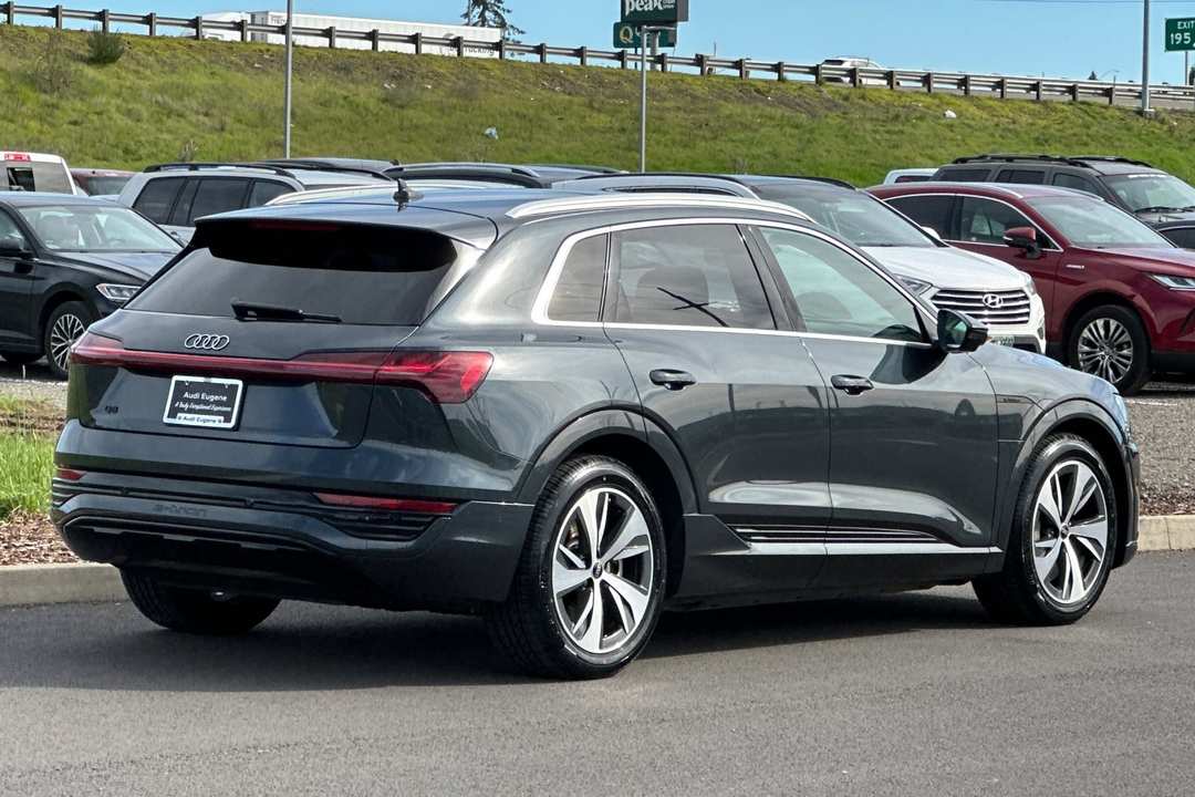 2024 Audi Q8 E-Tron Premium Plus - Image 3