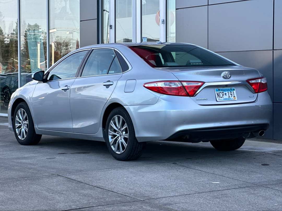 2015 Toyota Camry - Image 5