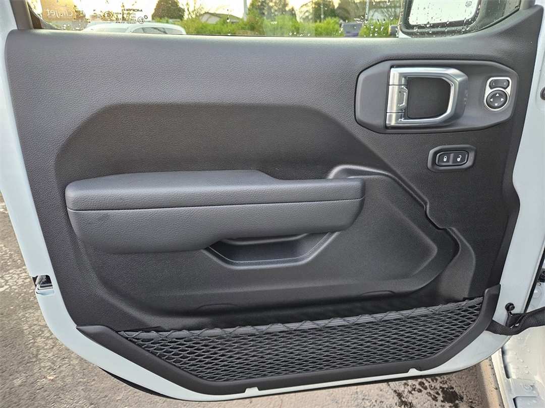 2026 Jeep Gladiator Rubicon - Image 10