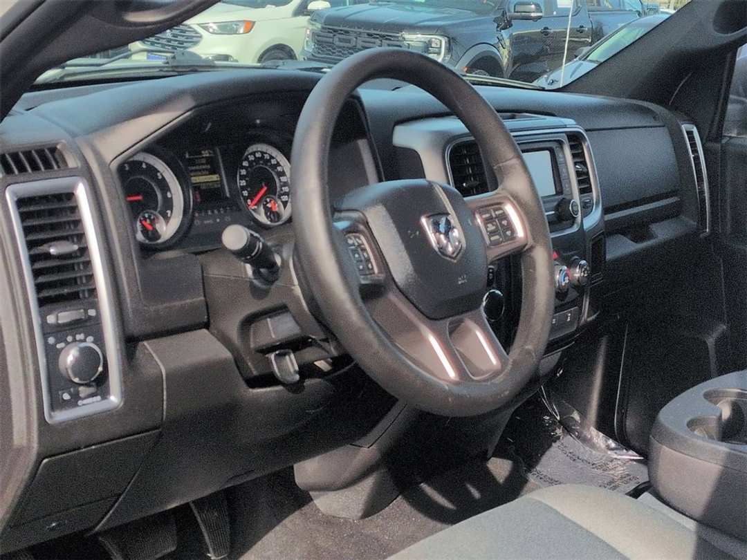 2022 Ram 1500 Classic Warlock - Image 12