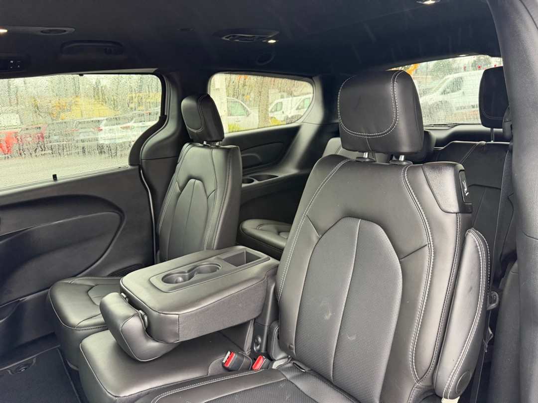 2026 Chrysler Pacifica Select - Image 28