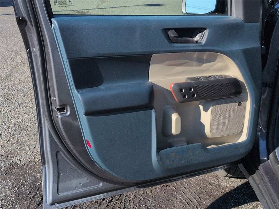 2026 Ford Maverick Lariat - Image 9