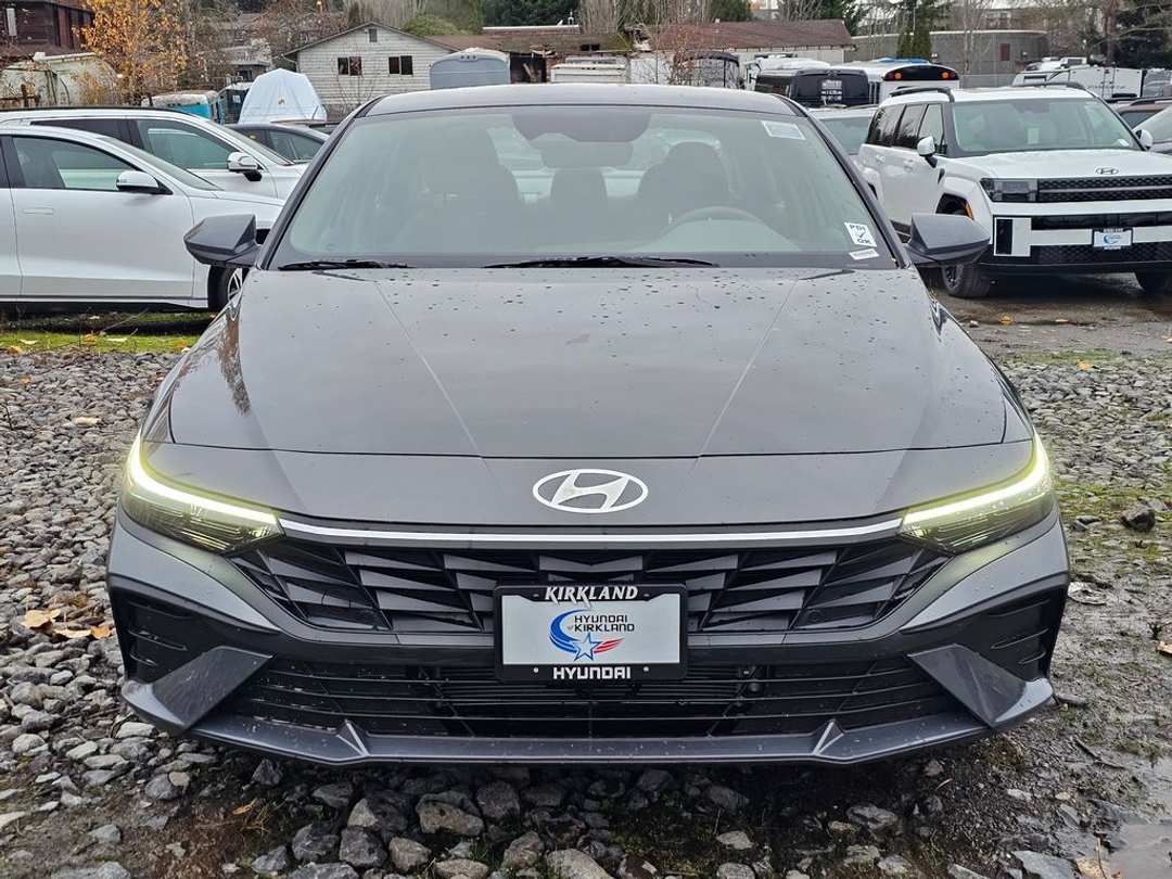 2026 Hyundai Elantra Blue - Image 2