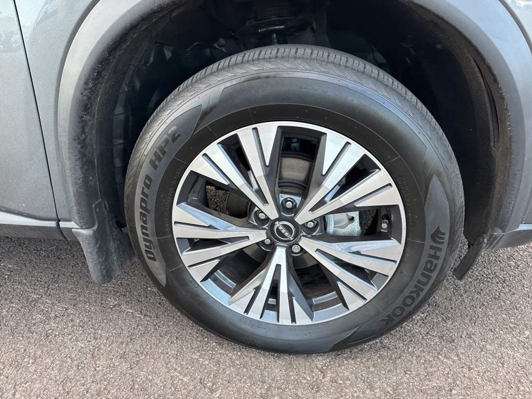 2022 Nissan Rogue SV - Image 25