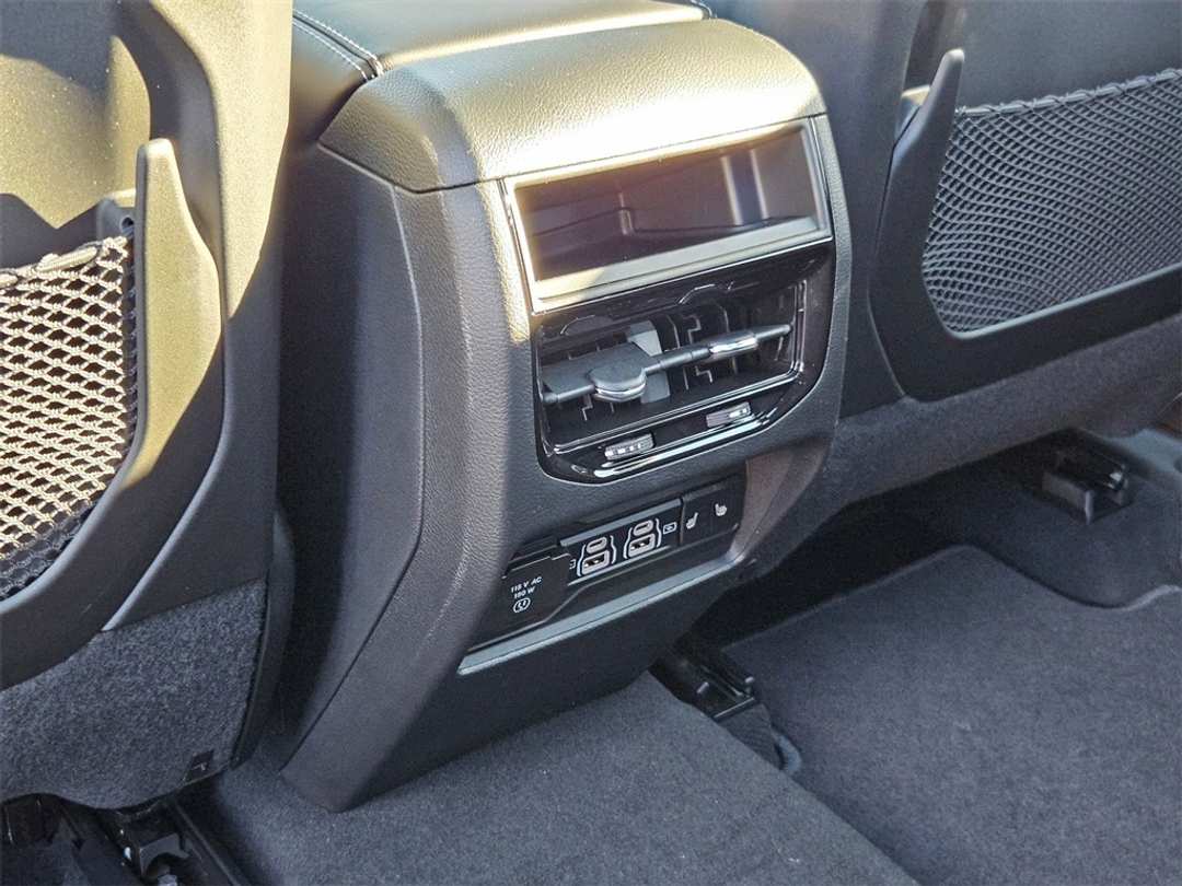 2025 Jeep Grand Cherokee Limited - Image 29