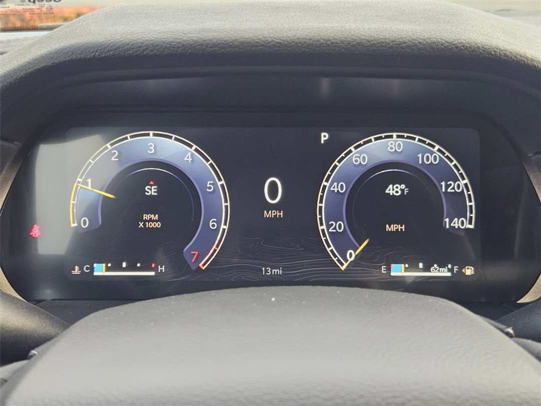 2025 Jeep Grand Cherokee L Laredo - Image 16