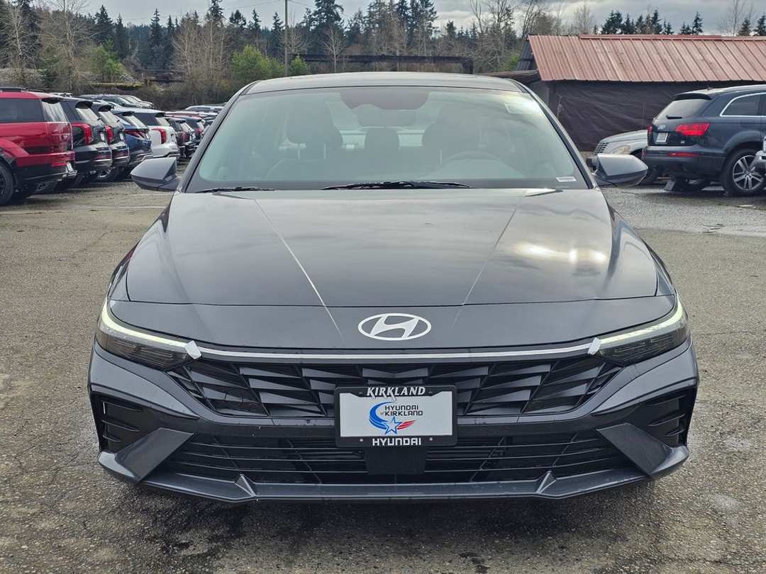 2025 Hyundai Elantra SEL Convenience - Image 2