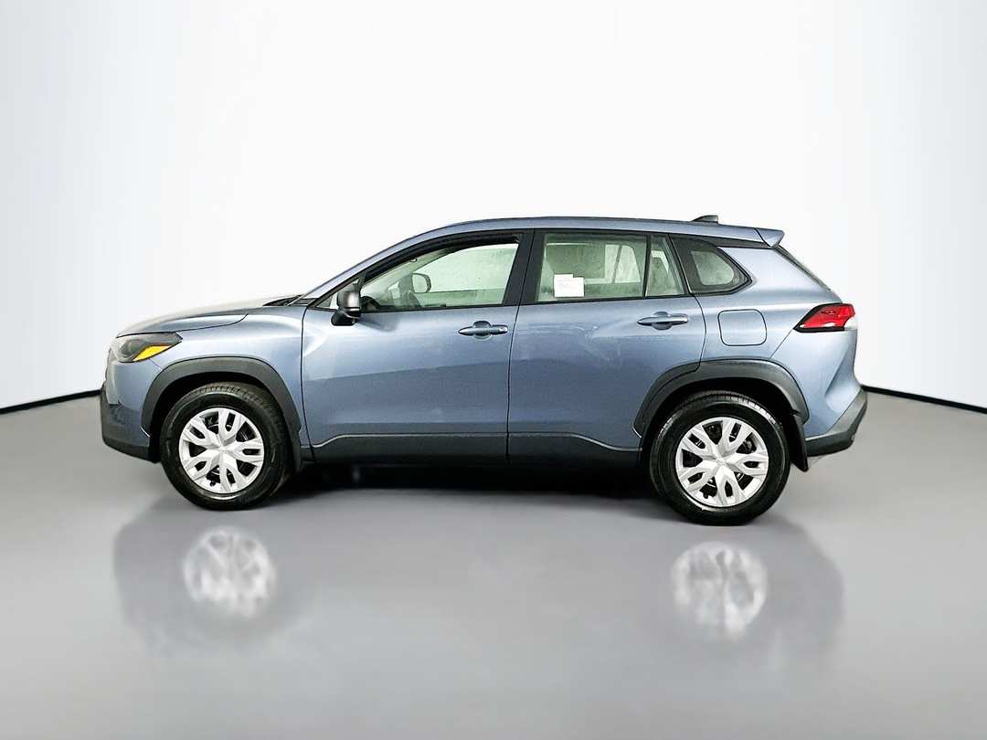 2026 Toyota Corolla Cross L - Image 4