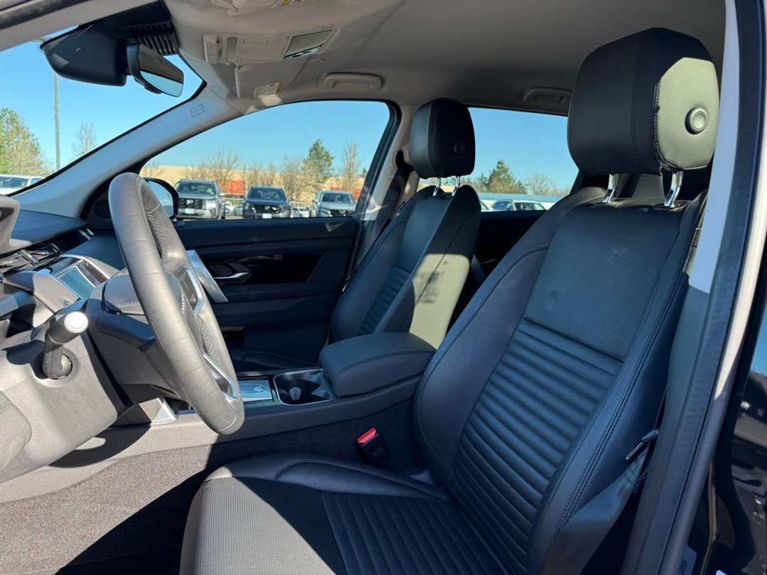 2023 Land Rover Discovery Sport SE - Image 9