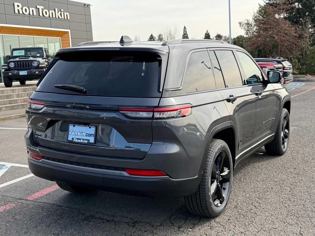 2026 Jeep Grand Cherokee Limited - Image 8