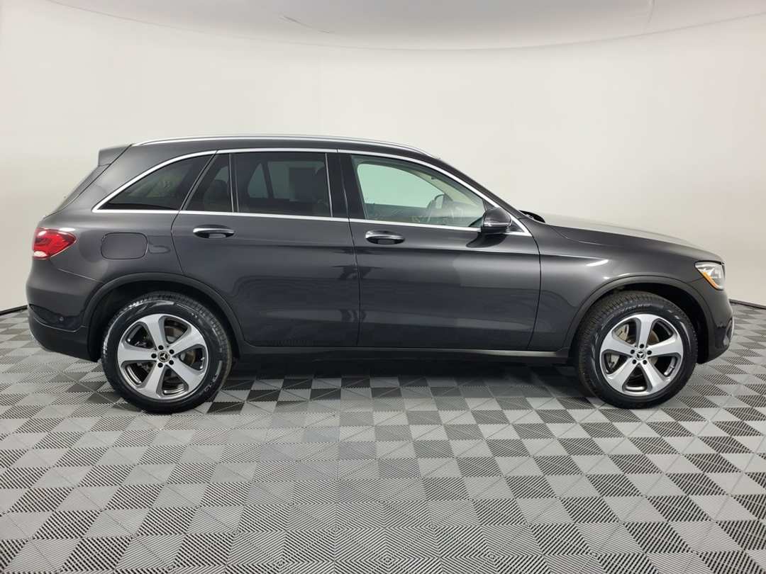 2021 Mercedes-Benz GLC GLC 300 - Image 9