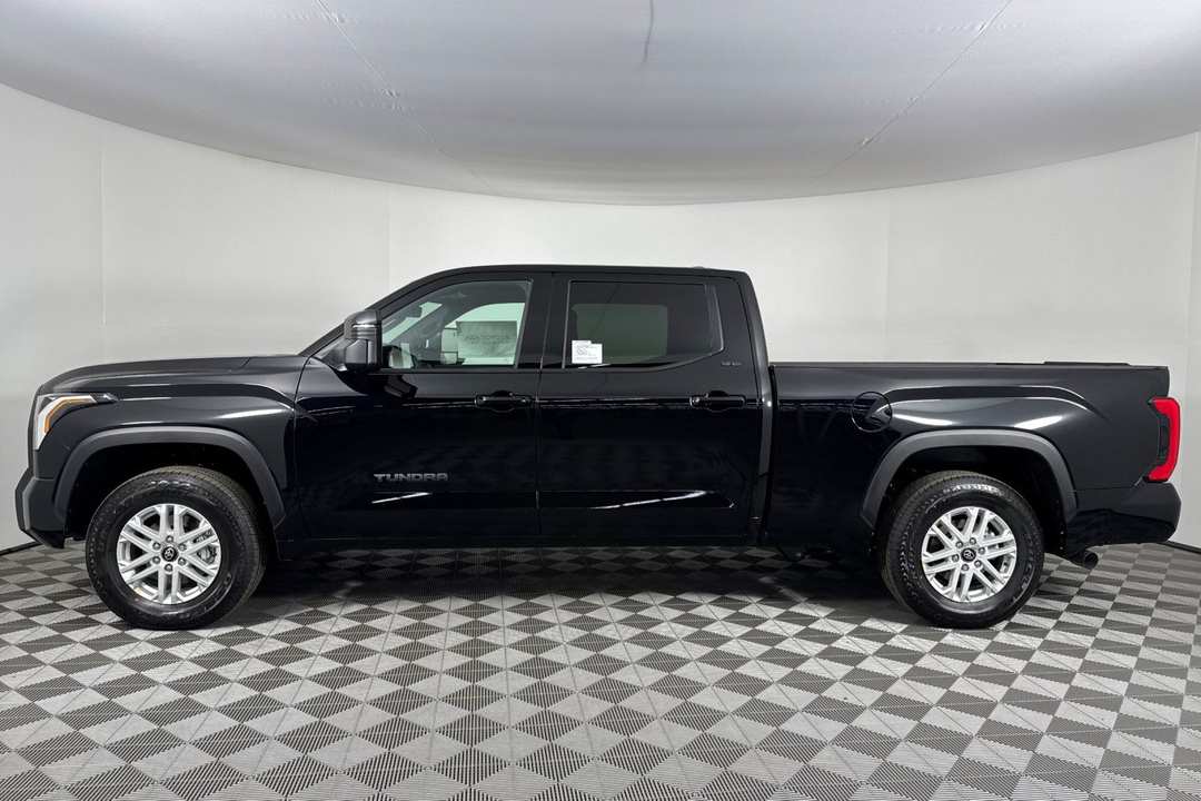2025 Toyota Tundra SR5 - Image 7