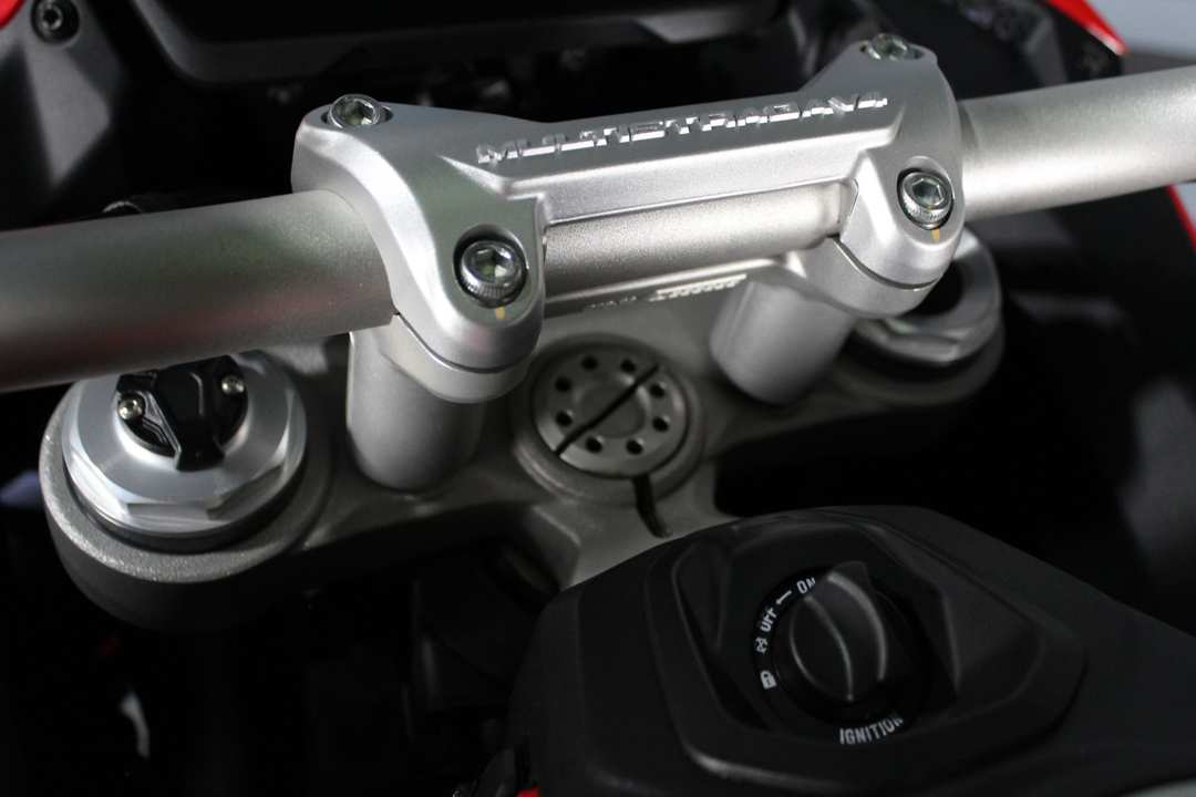 2022 Ducati Multistrada V4 S Travel & Radar - Image 8