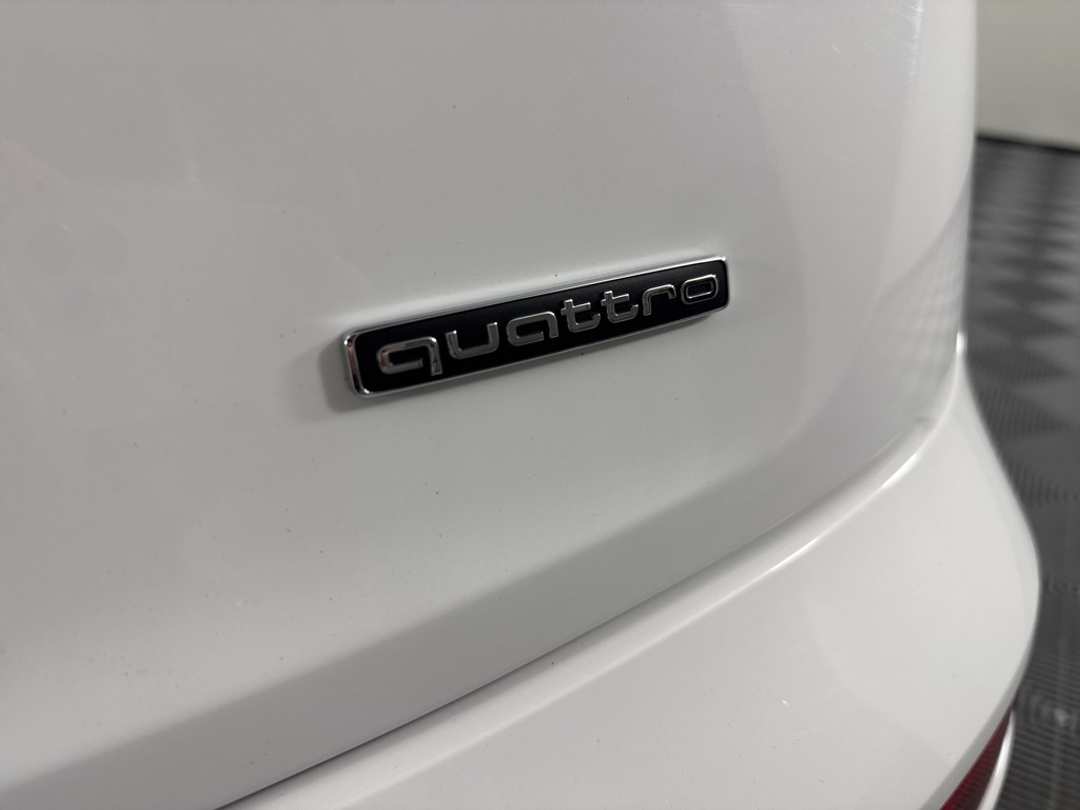 2022 Audi Q5 45 S line Premium - Image 16
