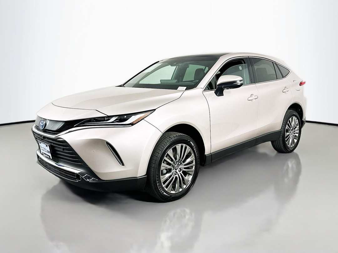 2024 Toyota Venza Limited - Image 3