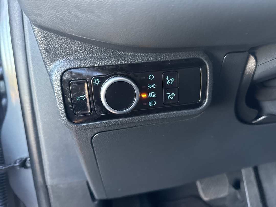 2025 Ford Explorer Active - Image 35