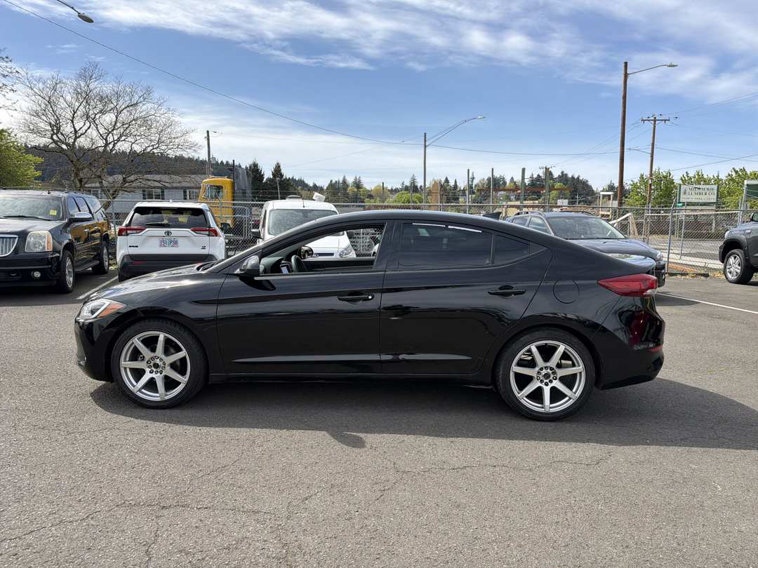 2017 Hyundai Elantra - Image 2