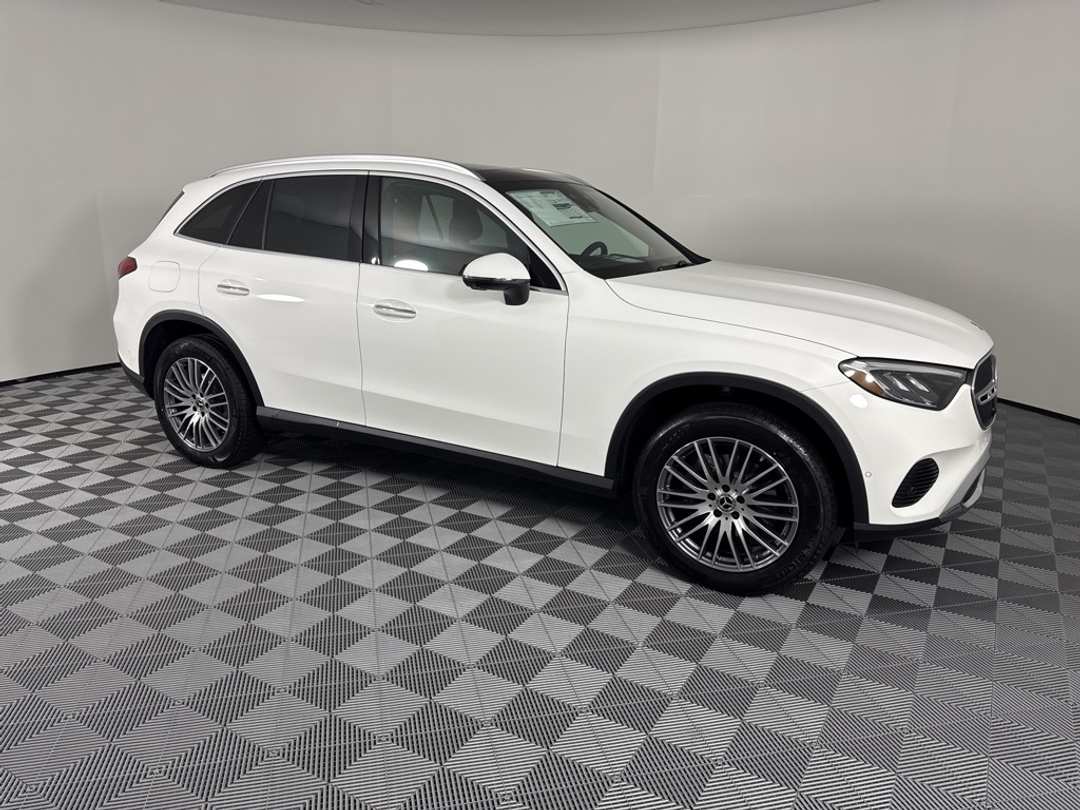 2026 Mercedes-Benz GLC GLC 300 - Image 9