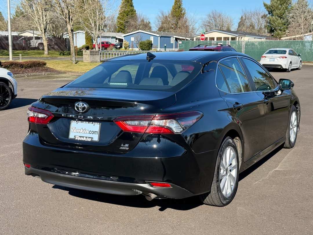 2024 Toyota Camry LE - Image 9
