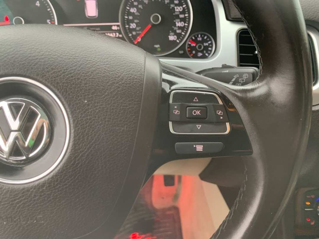 2012 Volkswagen Touareg V6 TDI - Image 14