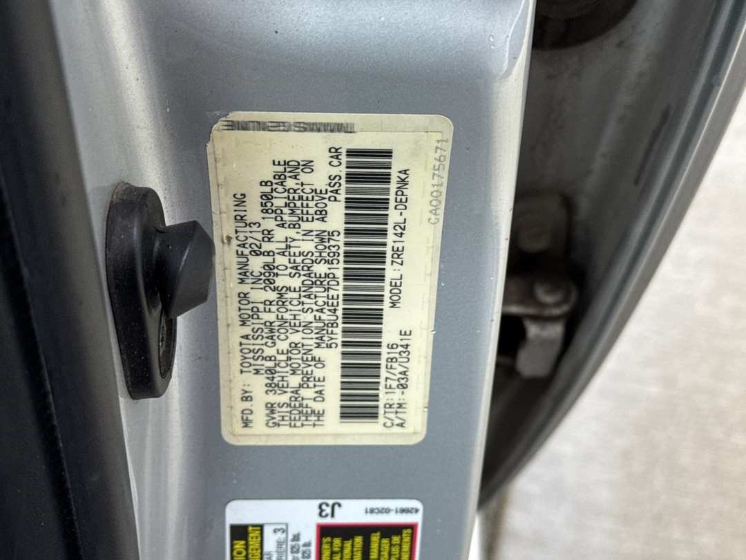 2013 Toyota Corolla LE - Image 22