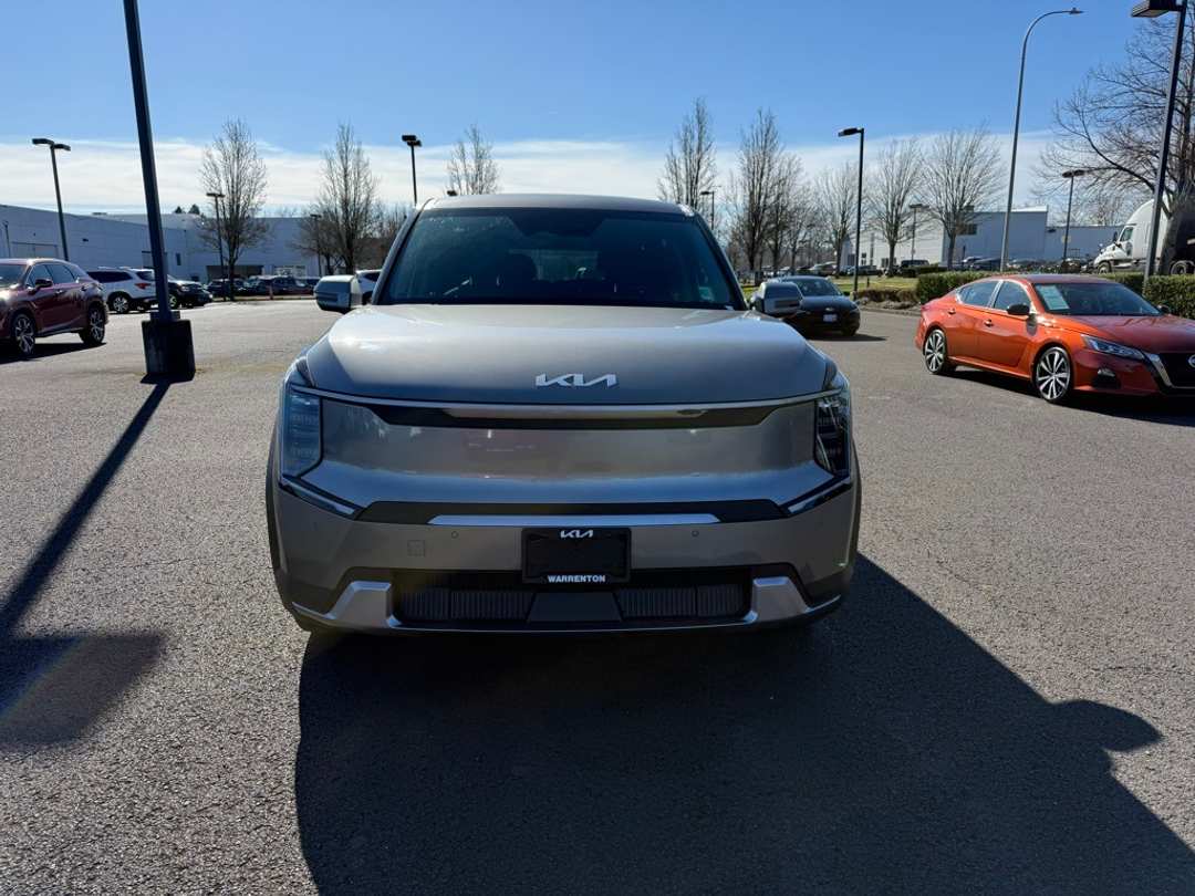 2024 Kia Ev9 Light Long Range - Image 2