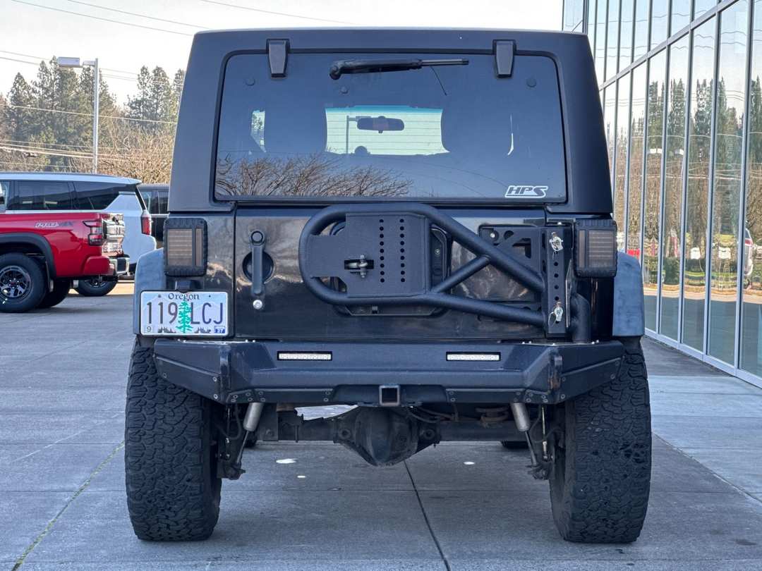 2012 Jeep Wrangler Unlimited Rubicon - Image 4