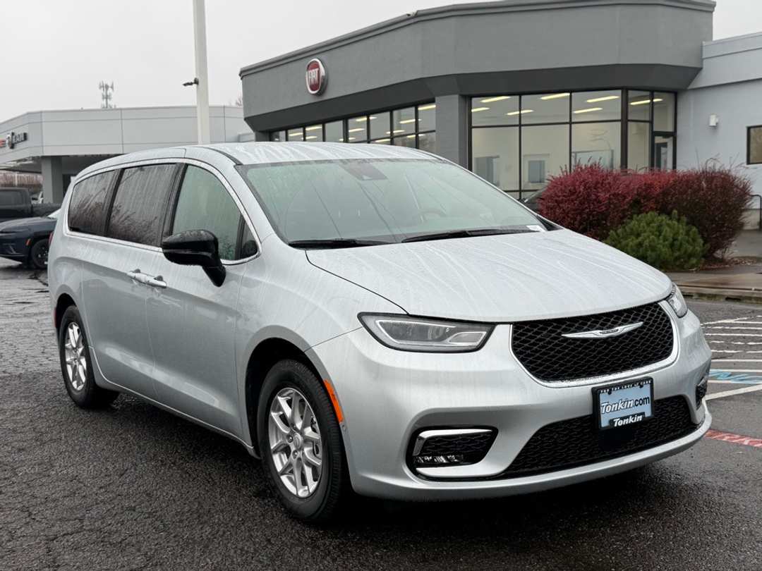 2026 Chrysler Pacifica Select - Image 2