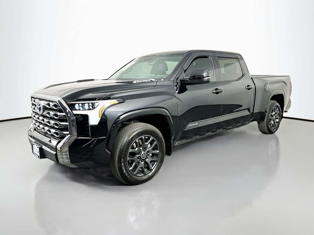 2024 Toyota Tundra Platinum - Image 3