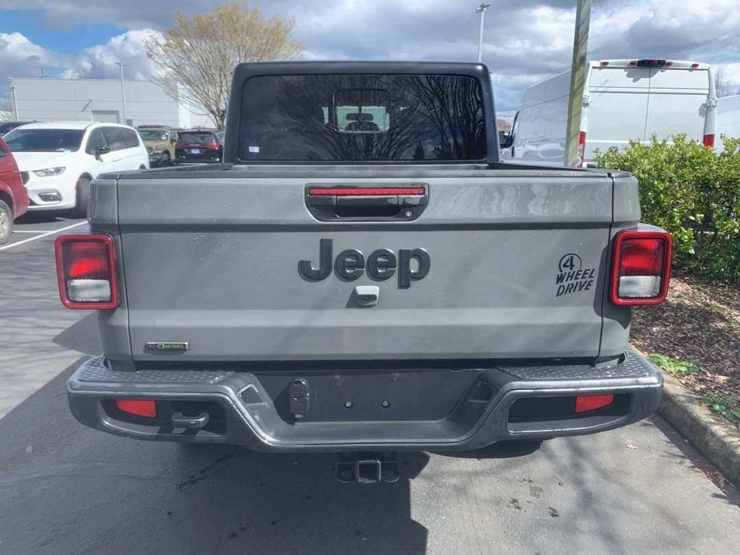 2021 Jeep Gladiator Willys - Image 3