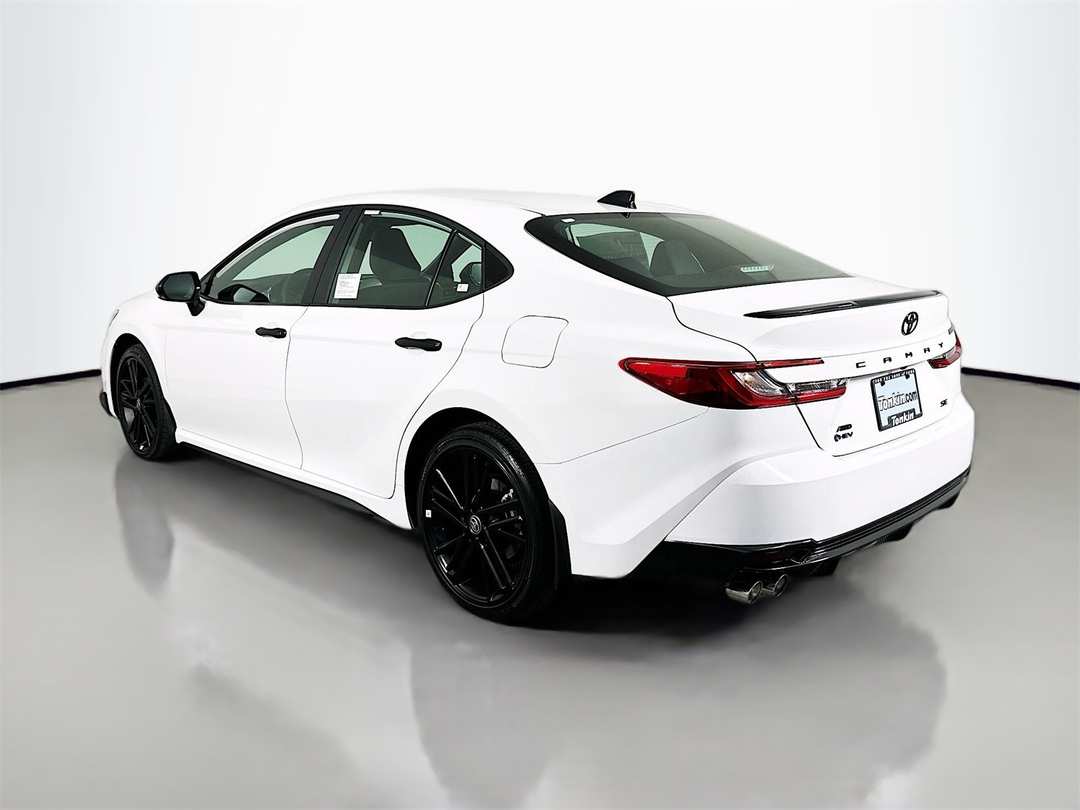 2026 Toyota Camry SE Nightshade - Image 5