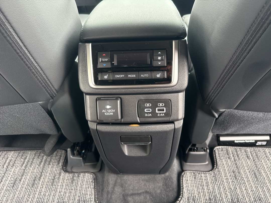 2025 Subaru Ascent Onyx Edition Touring - Image 36