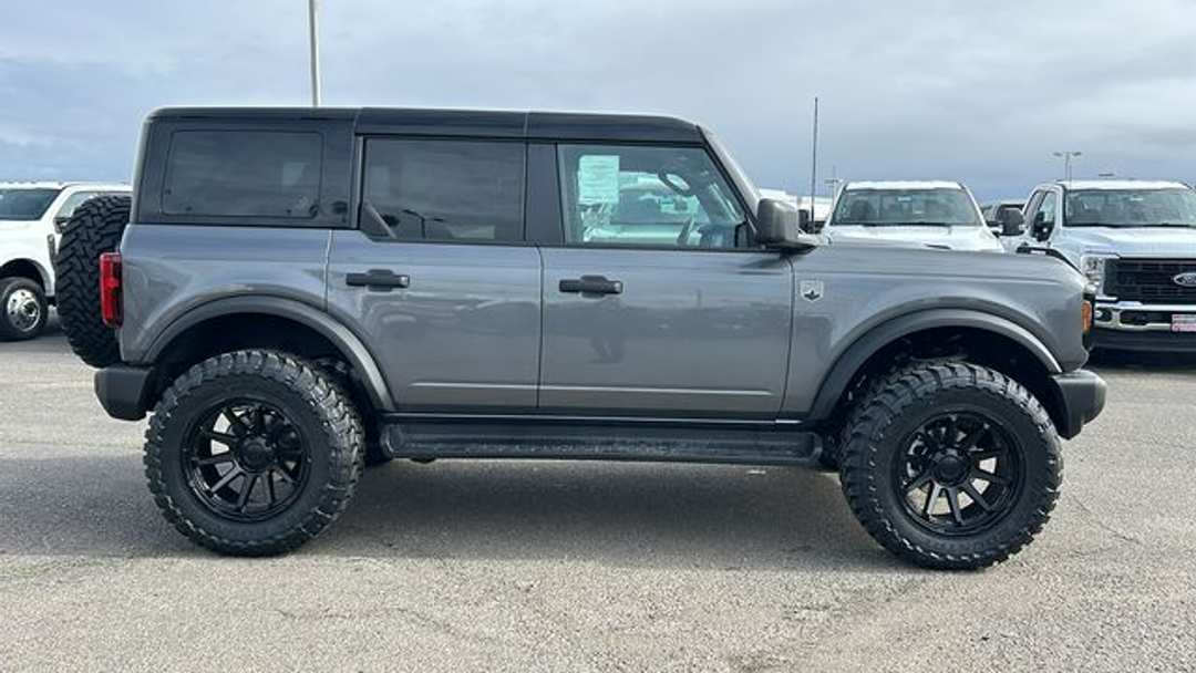 2026 Ford Bronco Big Bend - Image 2