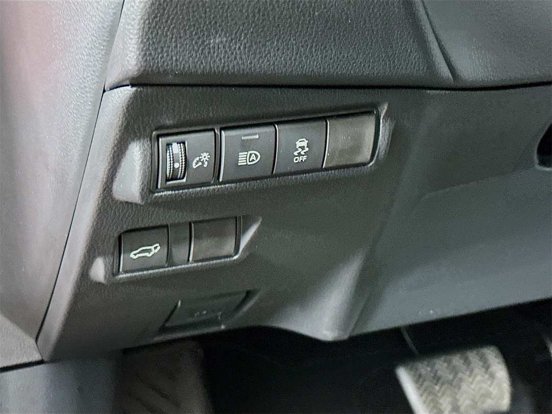 2026 Toyota Corolla Cross XLE - Image 10