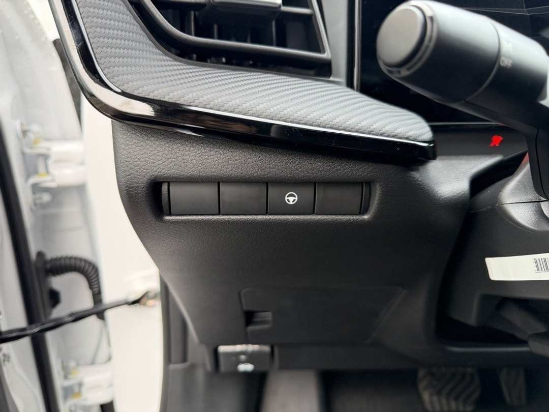 2026 Nissan Kicks SR - Image 15